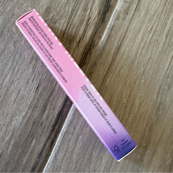 Kaja Heart Melter Lets chill moisture melt lip gloss stick - Picture 5 of 7